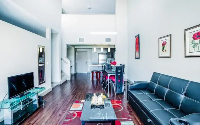 Hollywood Hills Apartment