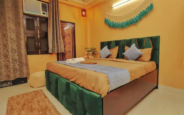 Roomshala 107 Chattarpur Farm House