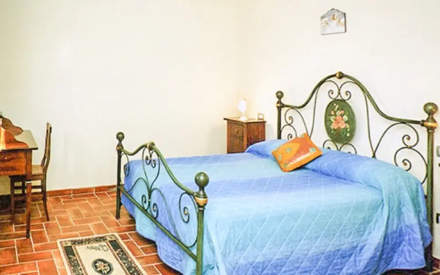 The Ivy Apartment in a Farmhouse