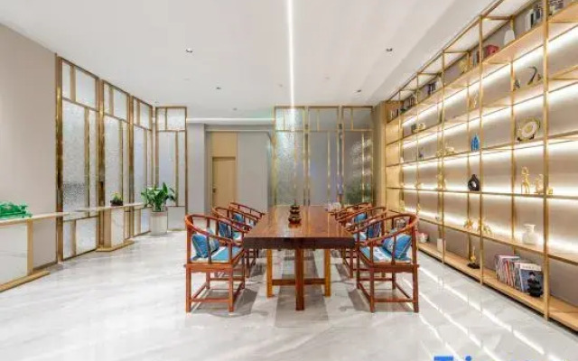 Run Hotel (Yancheng Baolong Square Luming Road)