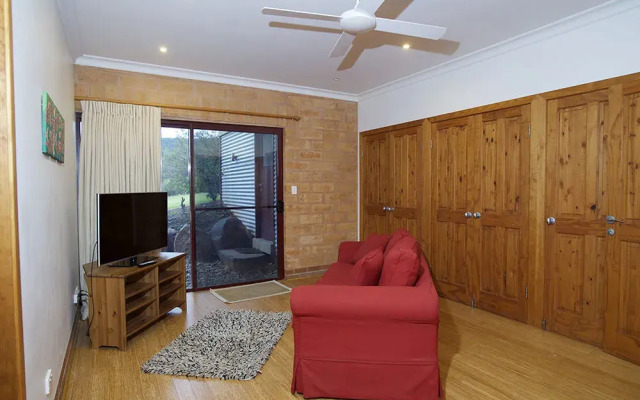 Clarendon Forest Retreat