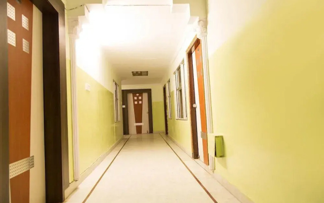 OYO 1049 Nirman Nagar