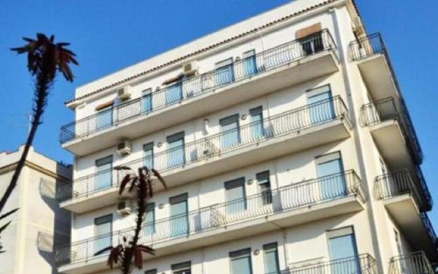 Отель Gianni House Джардини Наксос вид на фасад