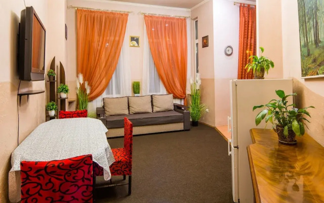 Three bedrooms & studio in the Center