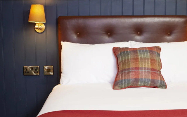 Castle Hotel by Chef and Brewer Collection