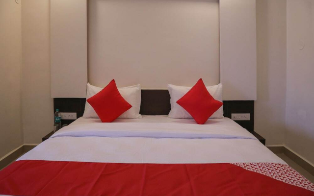 OYO 22066 Hotel Mayur