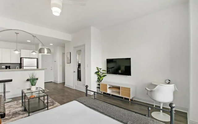 Bright Studio - Del Prado 706
