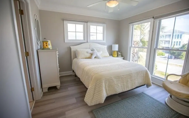 Paw-paw's Place 6 Bedroom Home by RedAwning