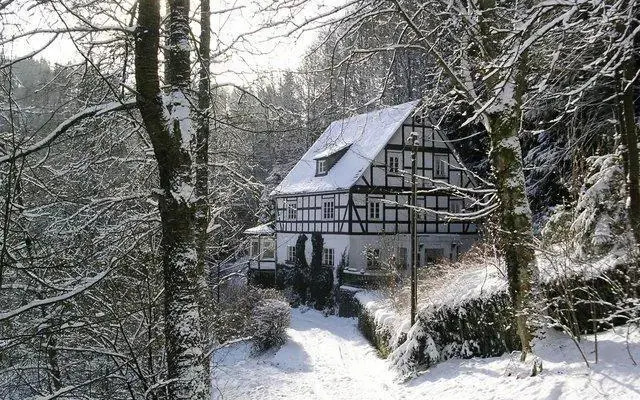Haus im Wiesengrund