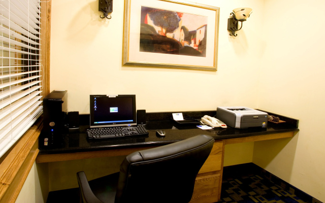 Holiday Inn Express Jourdanton - Pleasanton by IHG