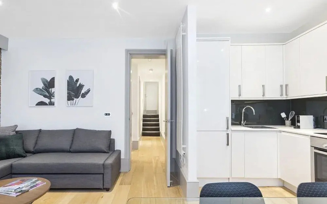 Kensington Holiday Stay