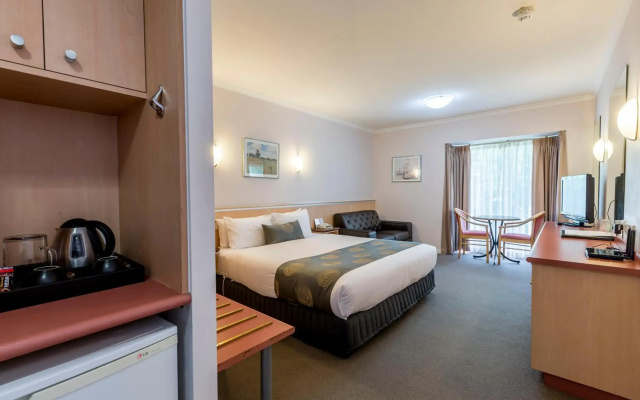 The Waverley International Hotel