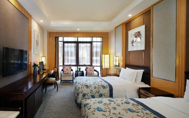 Yun-zen Jinling Lotus Hotel