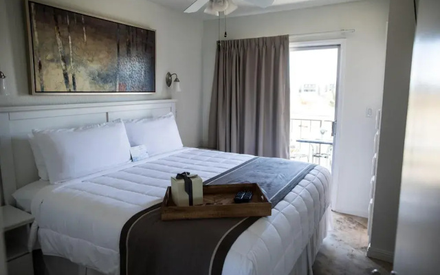 Park Suites at 235 - One Bedroom Apartment