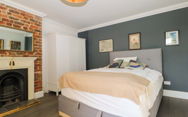 Fairhazel Apartment