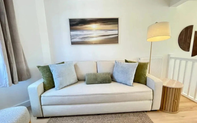 Canterbury City Stay Duplex 2 min to Station