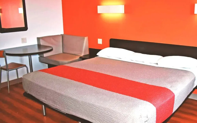 Motel 6 Cleveland East Macedonia