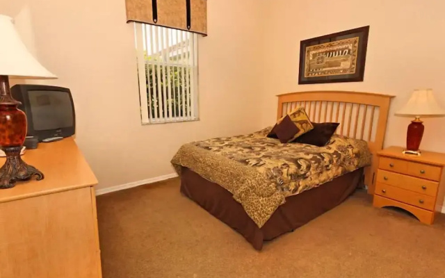5 Bedroom Birkdale Home