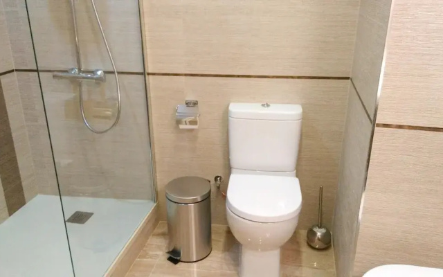 Apartment With 2 Bedrooms in Sevilla, With Wifi