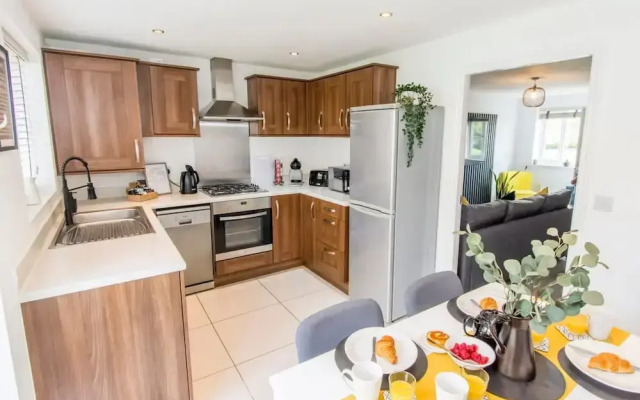 Host Stay Polwell Road