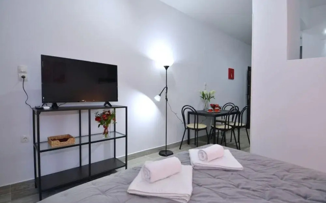 Metaxourgeio A, A Minimal Apartment