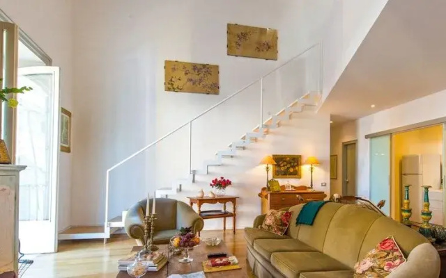 Charming Apartment in the City Center by Wonderful Italy