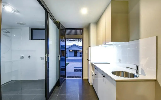 Aloha Central Premium Studios