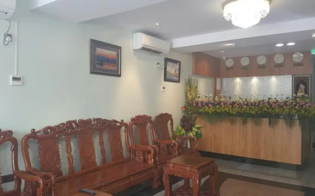 Mandalay Crown Motel