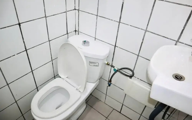 1 Bed Studio Sleeps 2 - Secure Parking, Central