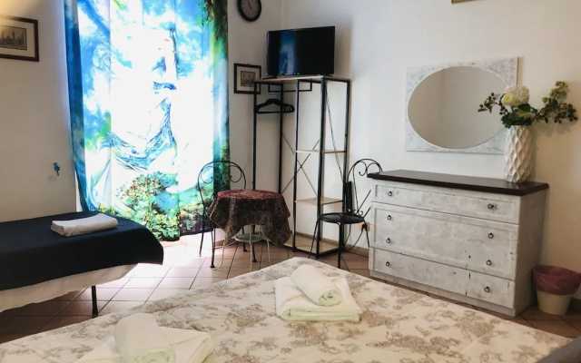 Parisa Suite