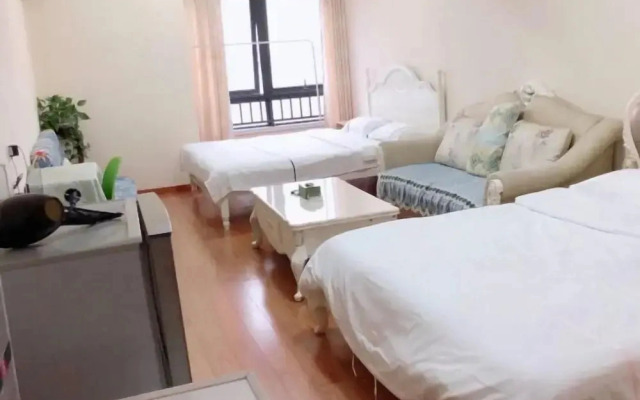 Shili Taohua Theme Apartment