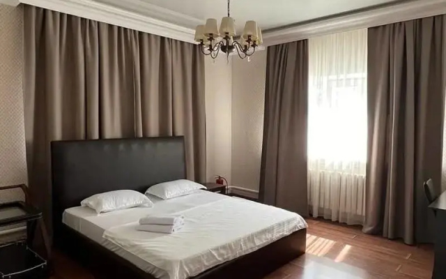 Seven house hotel (Севен хаус)