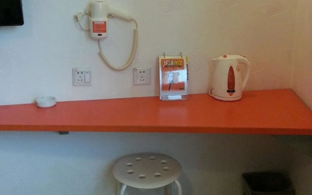 布丁酒店(苏州观前养育巷地铁站店)