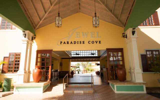 Отель Jewel Paradise Cove Adult Beach Resort & Spa вид на фасад