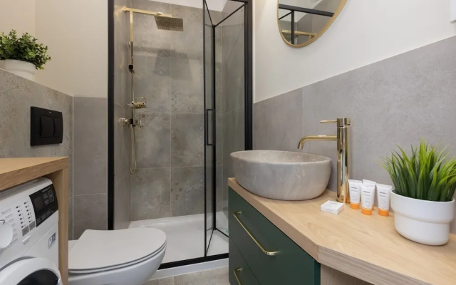 Home Factory Estate Praga Kotsisa by Renters