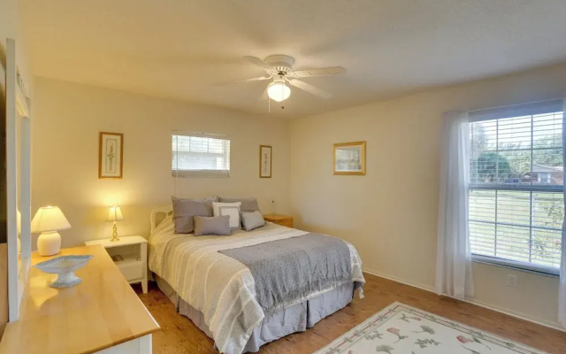 Bokeelia Retreat - Fishing Docks & Canals Nearby!