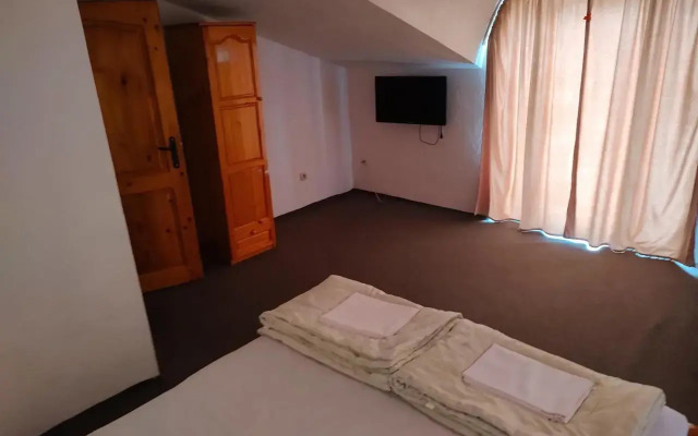 Zlatevi Guest House