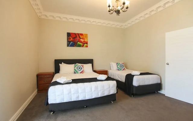 8Brm Luxury in Temple View