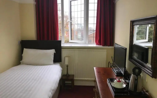Barons Court Hotel