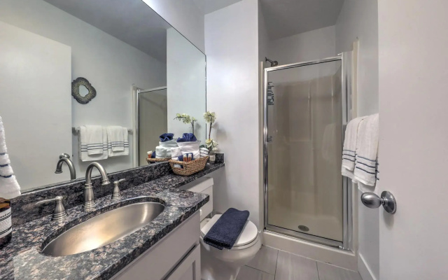 Great Value South End Studio!