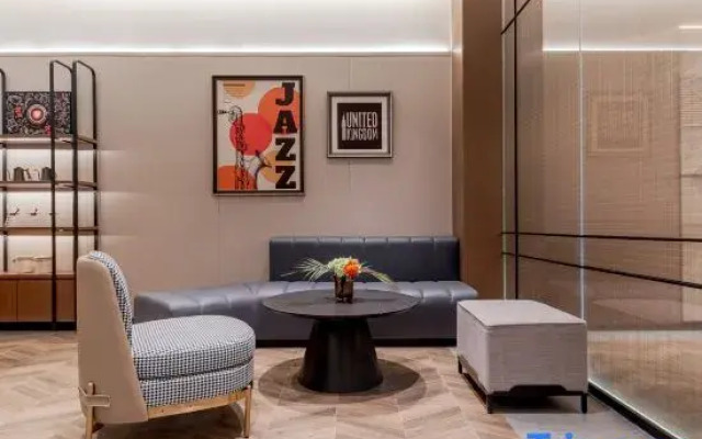 Home Inn Select (Shanghai Jinshan Zhujing Bus Station Branch)