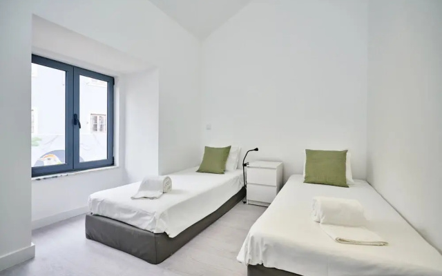 Altido Fabulous 3-Br Apartment In Western Lisbon