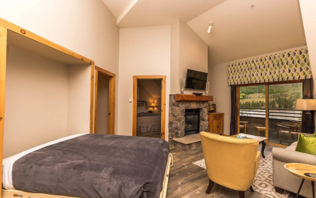 Dakota Lodge by Summit County Mountain Retreats