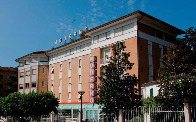 Отель Moderno Hotel Италия, Кьянчиано Терме - отзывы, цены и фото номеров - забронировать отель Moderno Hotel онлайн вид на фасад