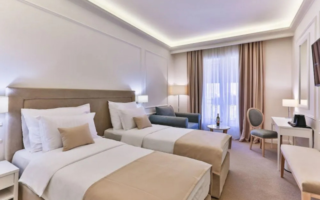 Hotel Crown