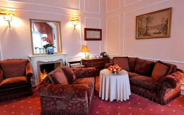 Hotel Bursztynowy Palac (Amber Palace, Bernsteinpalast)