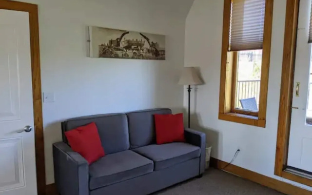 Endion Station Inn  | Hotel Next to Lake Superior