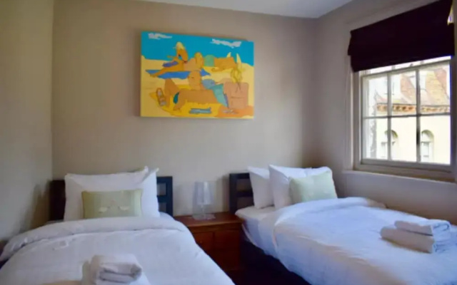 2 Bedroom Central Maisonette Apartment