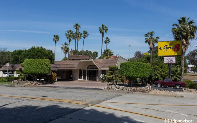 Super 8 Long Beach