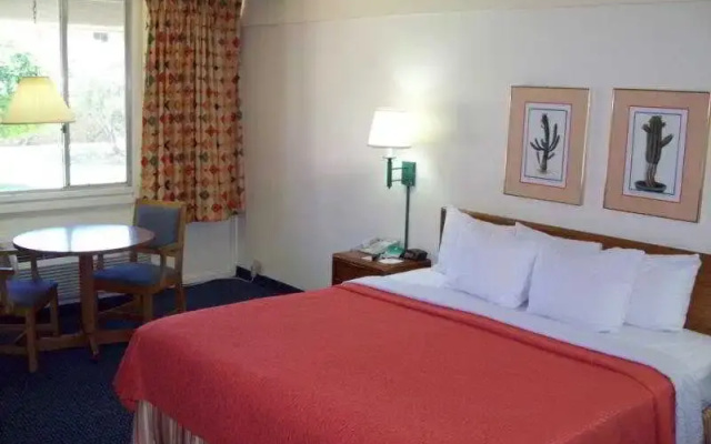 Days Inn Scottsdale Fashion Square